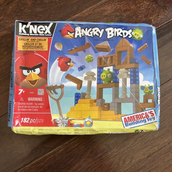 K'NEX: Angry Birds Grillin And Chillin 182 pcs - New Sealed Damaged Box RARE HTF - Picture 1 of 9